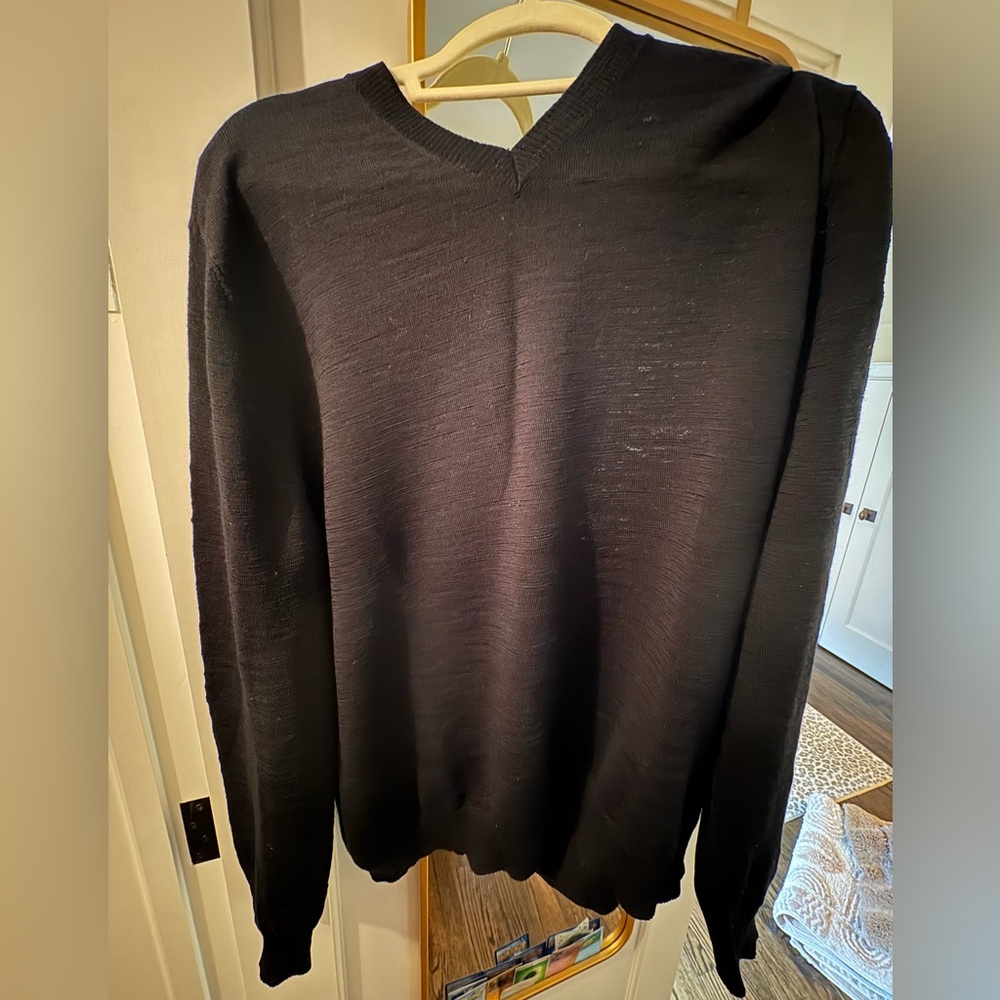 GAP Men's V-Neck Black Sweater